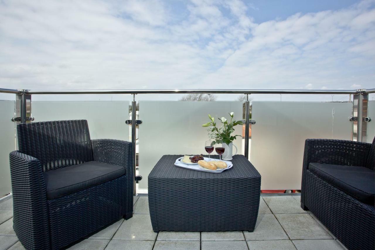 Sunnymead Penthouse, Apartment